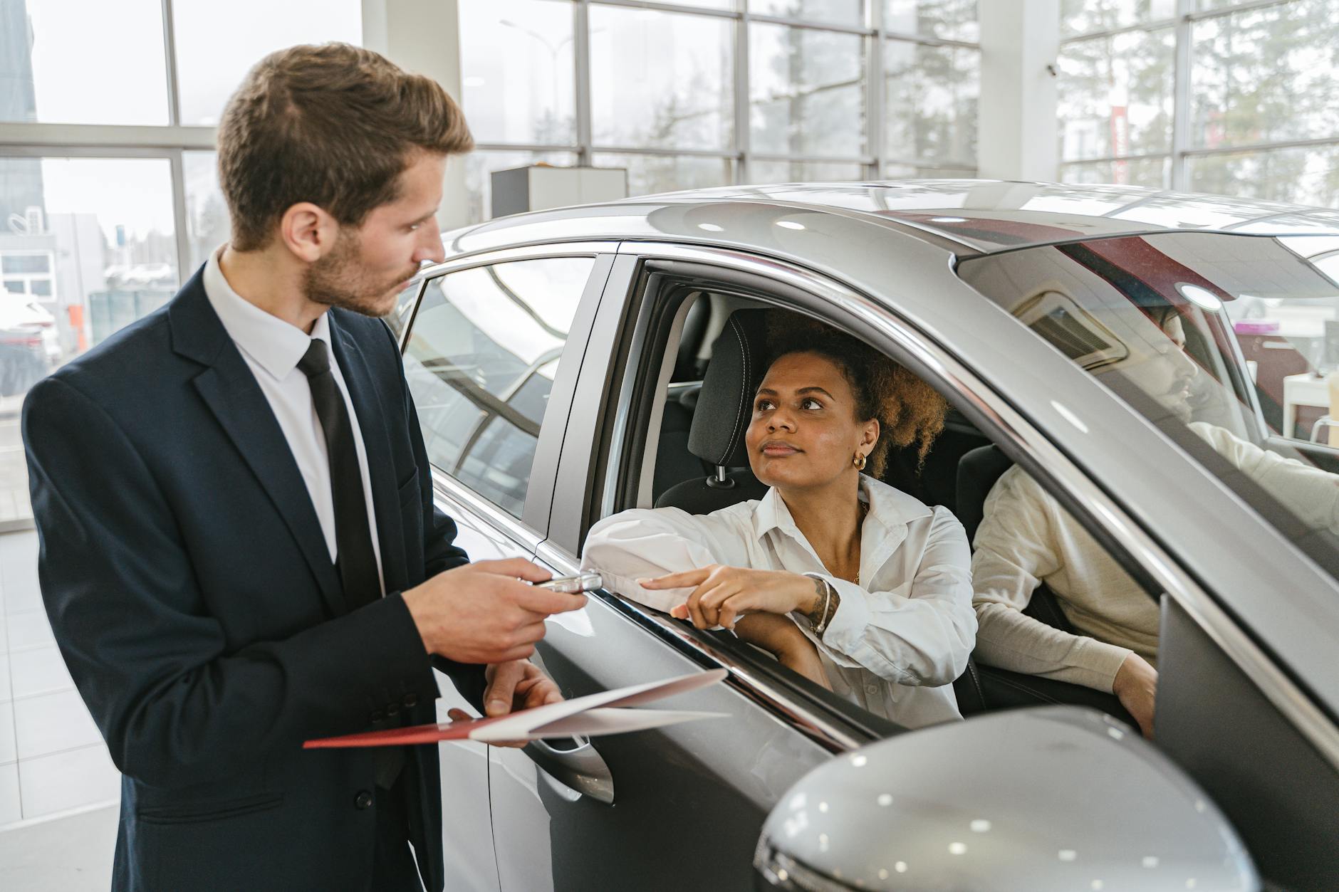 Buying vs. Leasing a Car: Which Is Right for You?